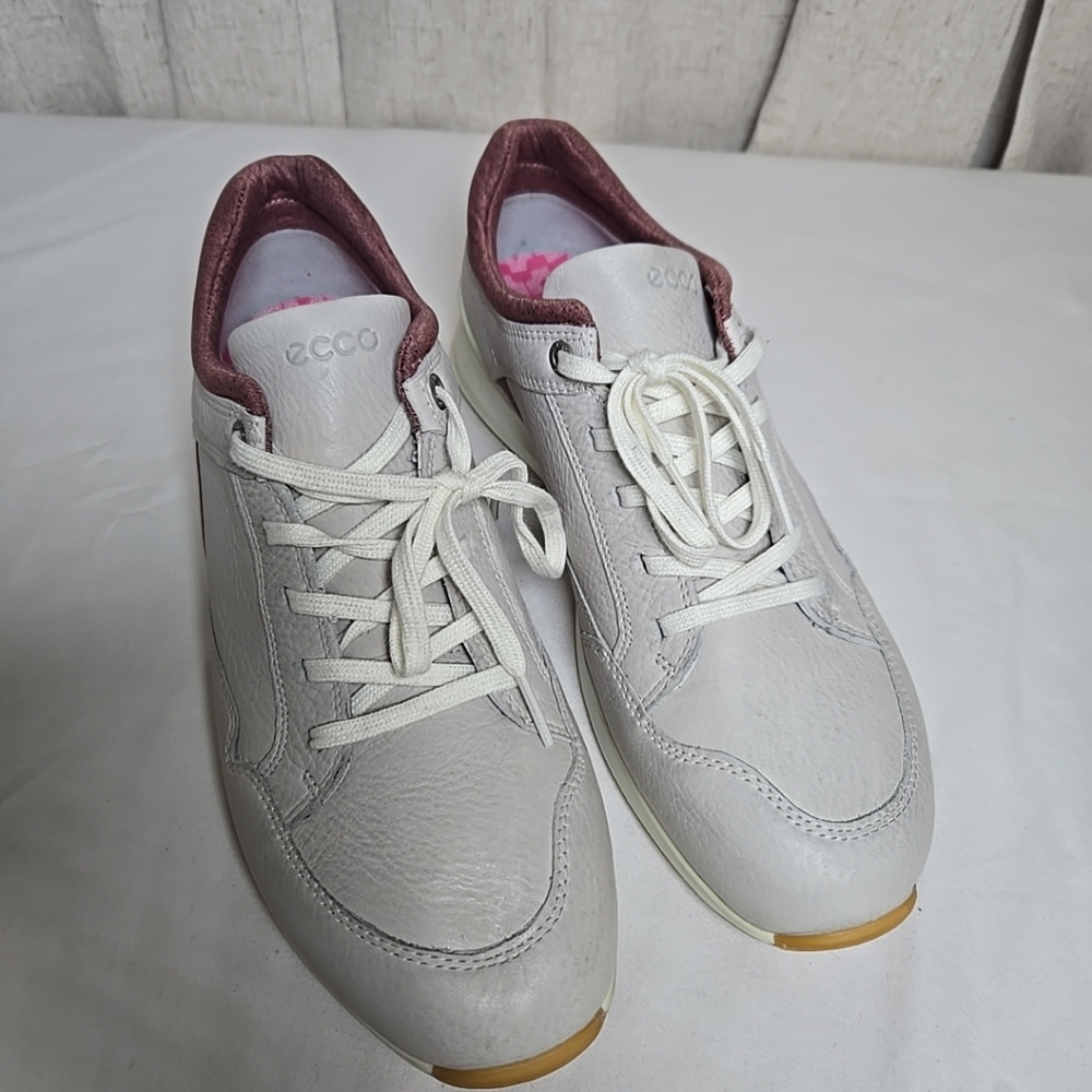 Ecco Ladies Street Retro Hydromax Golf Shoe Gray With Pink Trim Size 9
